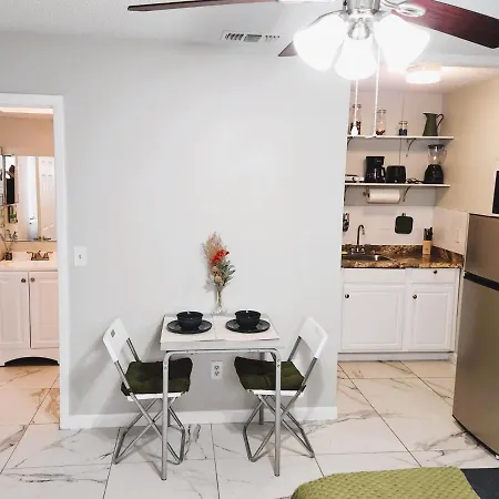 Adorable Mini Suite In Tampa